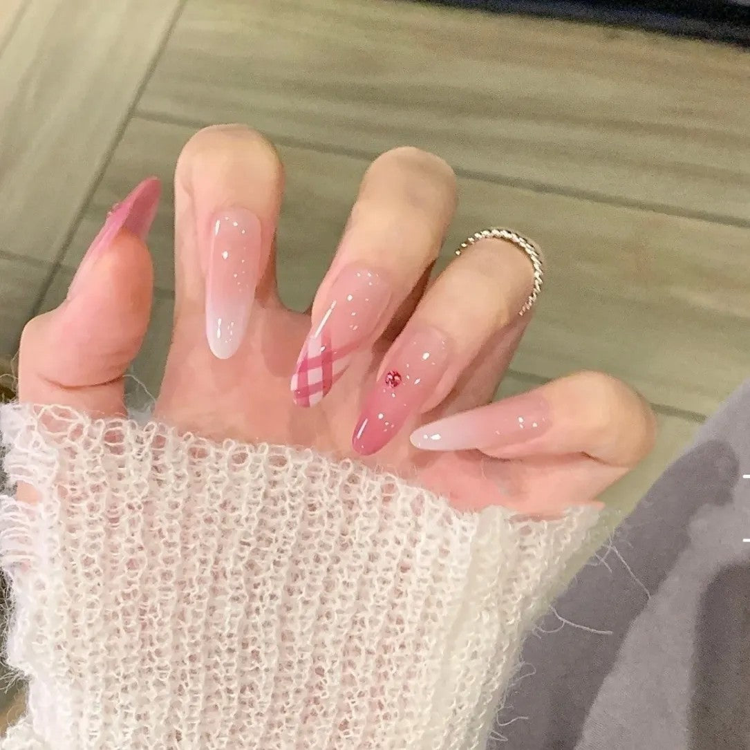 Handmade Pink Checkered Wearing Nails